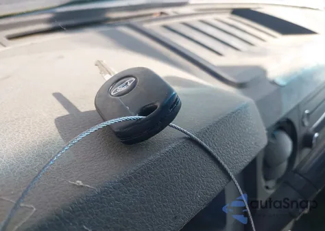 2011 Ford F-250 Xl z USA, uszkodzony, nr VIN 1FTBF2AT7BEB25076